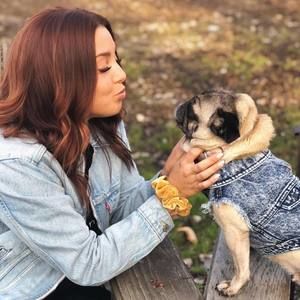 Meet your Posher, Nadège